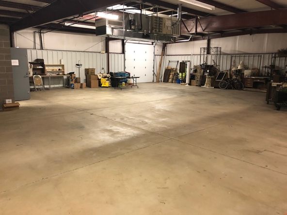 I-35 Office Warehouse 6,000 SF HEAT/AC: 170 Cain Dr, Haysville, KS 67060